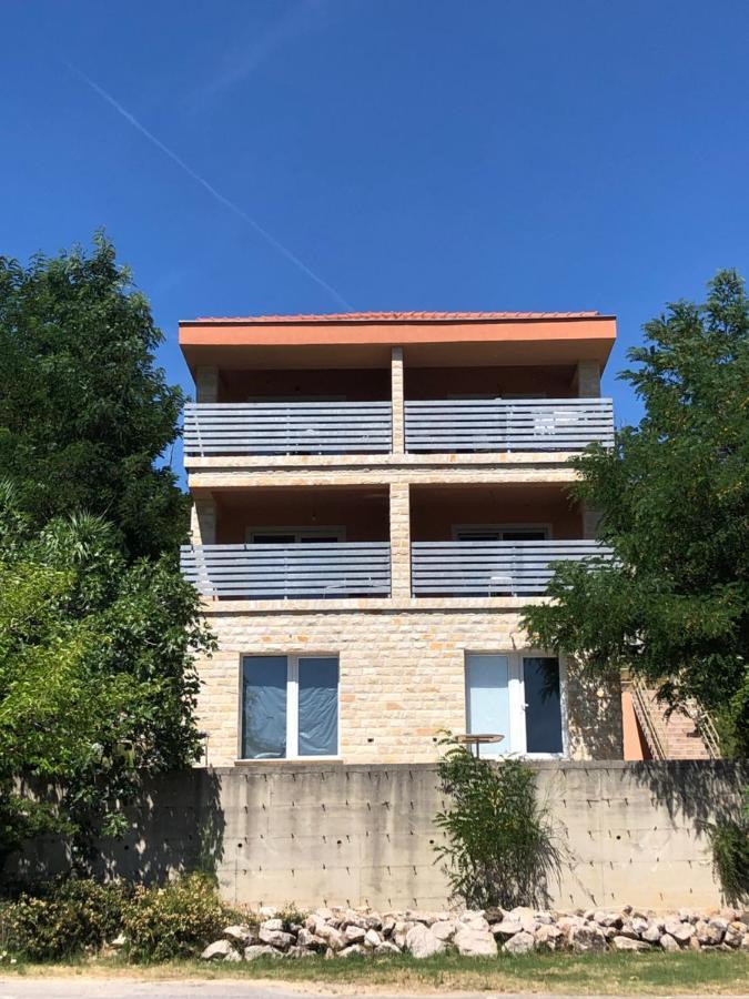 Apartments Chilla *** Lopar Esterno foto